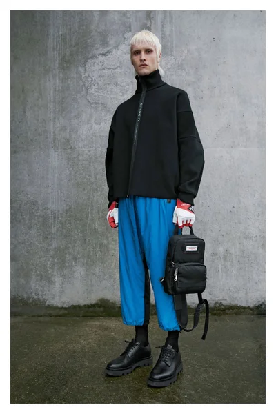 Look 28
